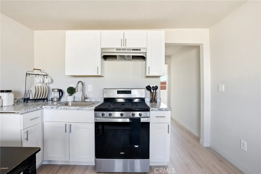 2484 Nadean Mojave, CA 93501