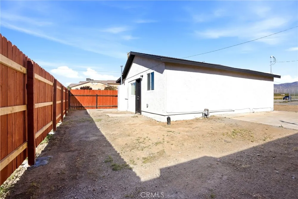 2484 Nadean Mojave, CA 93501