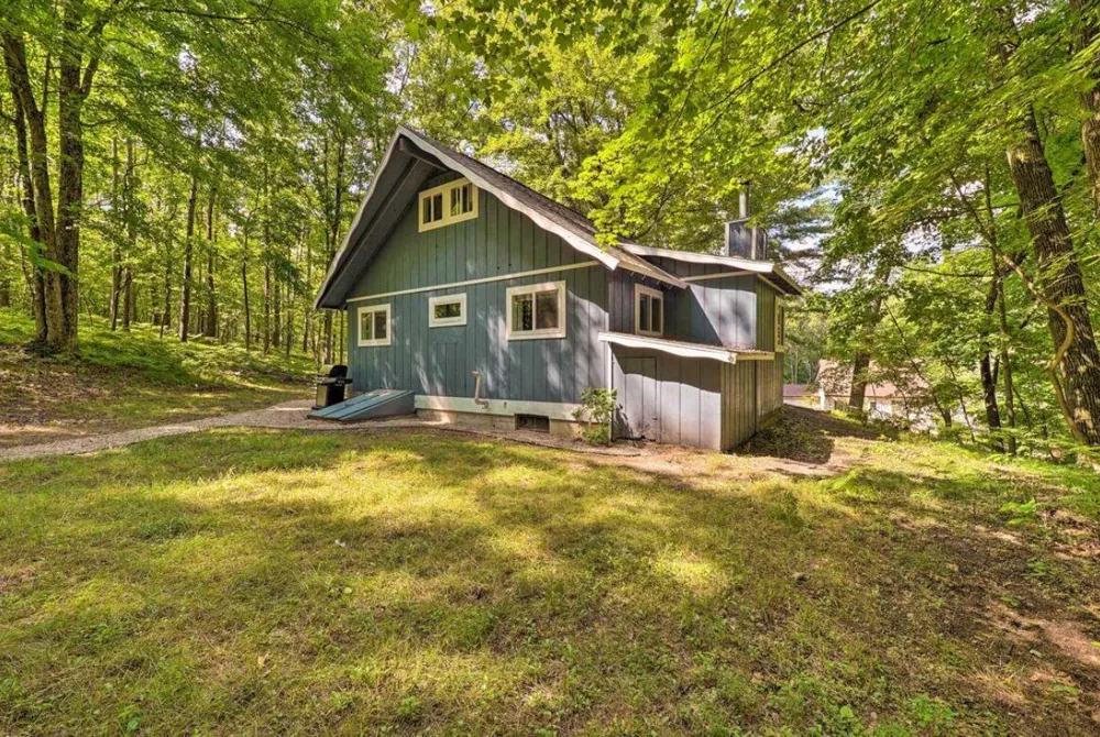 12155 Dubois Drive Canadian Lakes, MI 49346