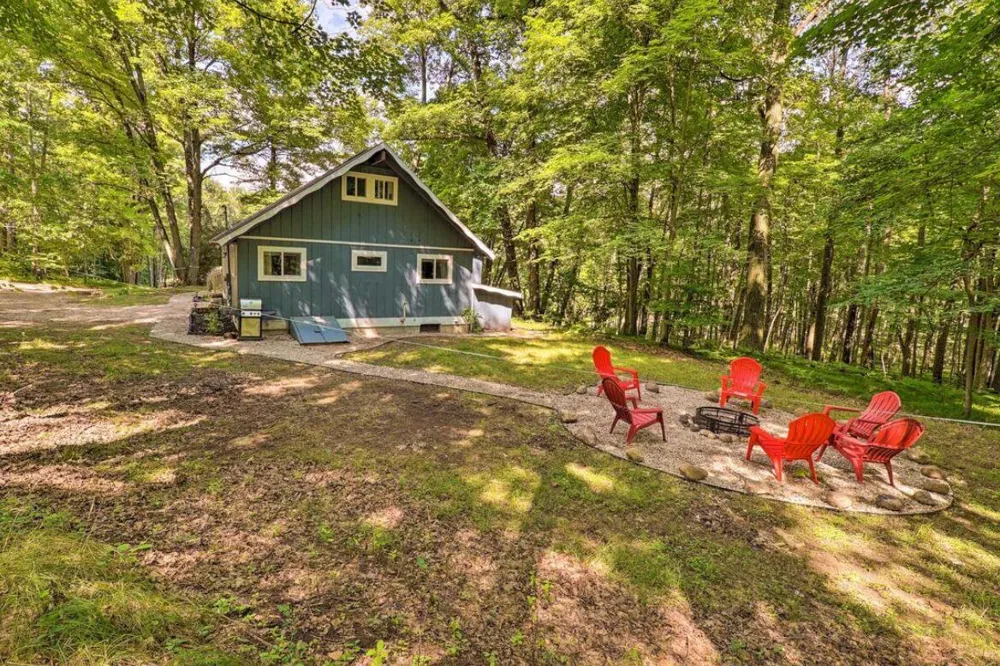 12155 Dubois Drive Canadian Lakes, MI 49346