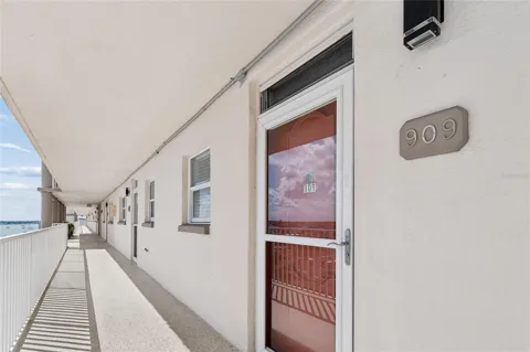 5980 SHORE BOULEVARD S #909