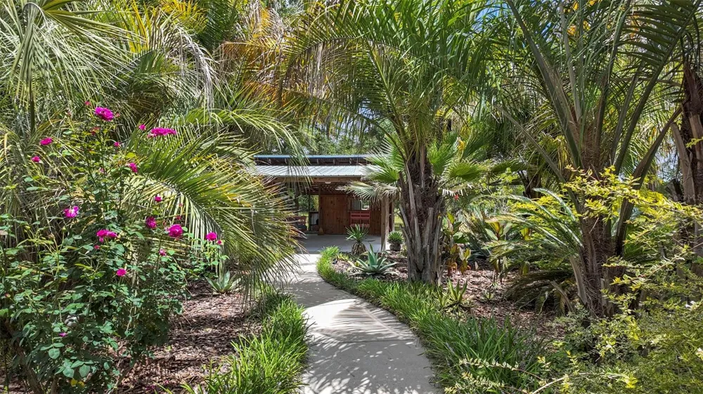 8851 NW 115TH STREET Chiefland, FL 32626