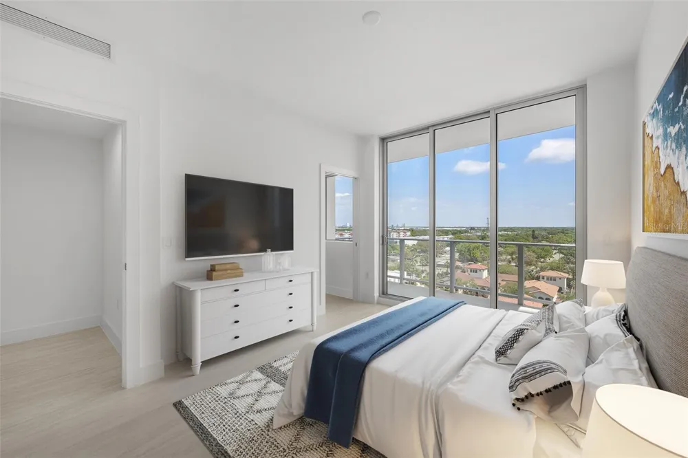 5713 BOWEN DANIEL DRIVE #903 Tampa, FL 33616