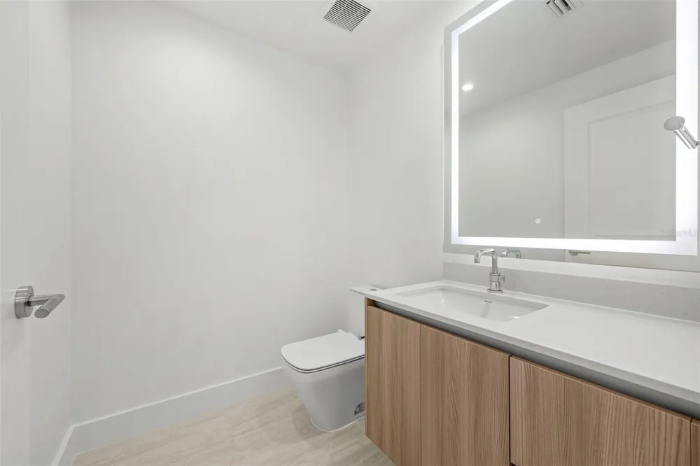 5713 BOWEN DANIEL DRIVE #903 Tampa, FL 33616