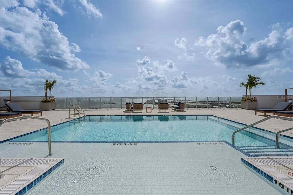 5713 BOWEN DANIEL DRIVE #903 Tampa, FL 33616