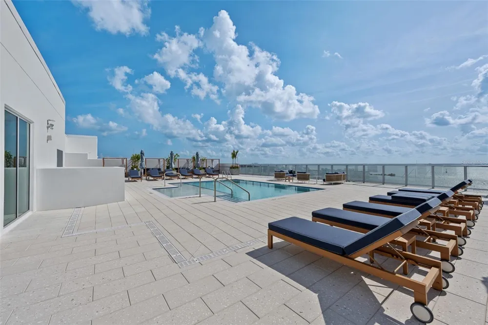 5713 BOWEN DANIEL DRIVE #903 Tampa, FL 33616