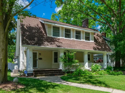 2318 Glenwood Drive