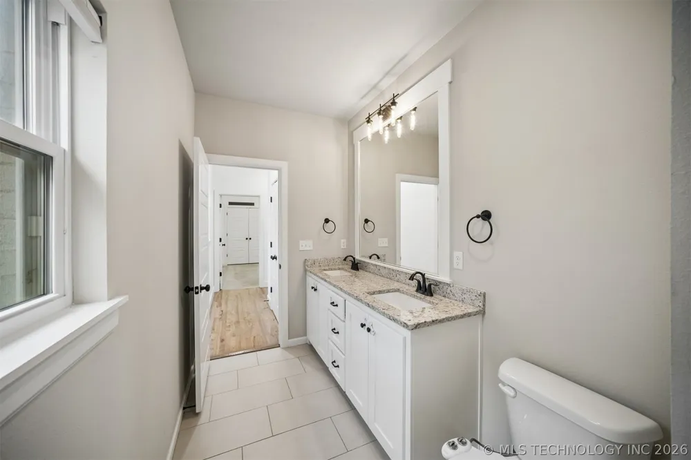 12906 S 6th Place Jenks, OK 74037