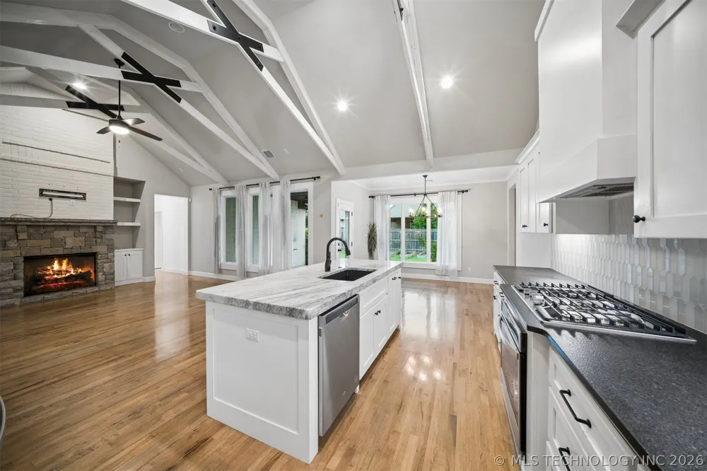 12906 S 6th Place Jenks, OK 74037
