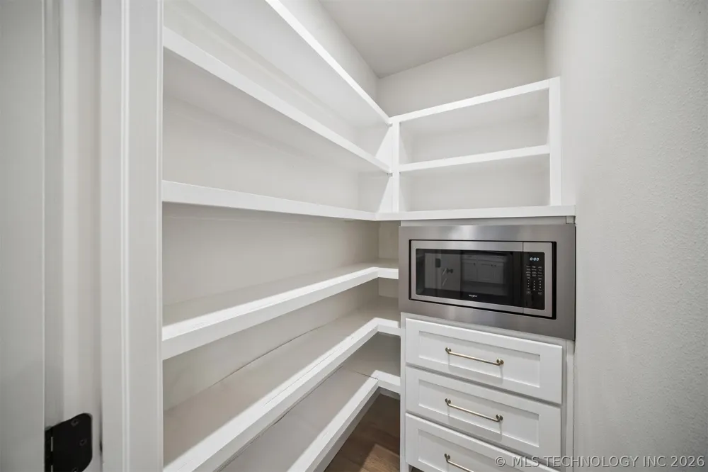12906 S 6th Place Jenks, OK 74037