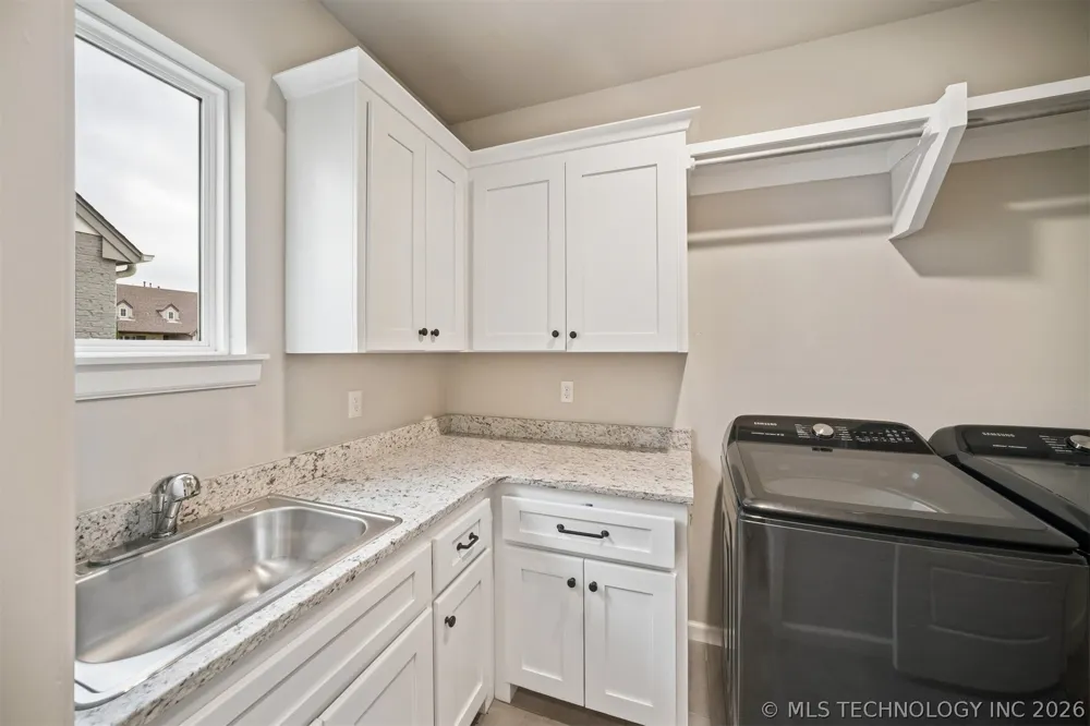 12906 S 6th Place Jenks, OK 74037