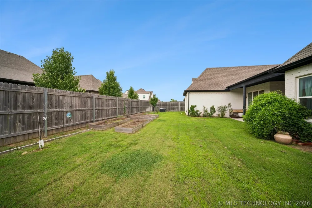 12906 S 6th Place Jenks, OK 74037