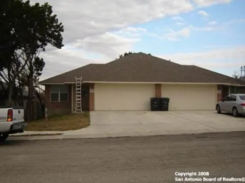 1043 Misty Acres Dr