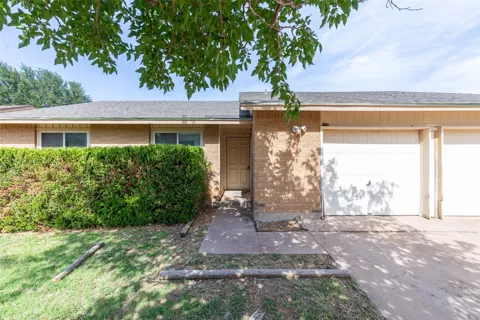 1733 Chucker Court