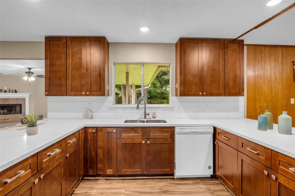 205 8th Street Highlands, TX 77562