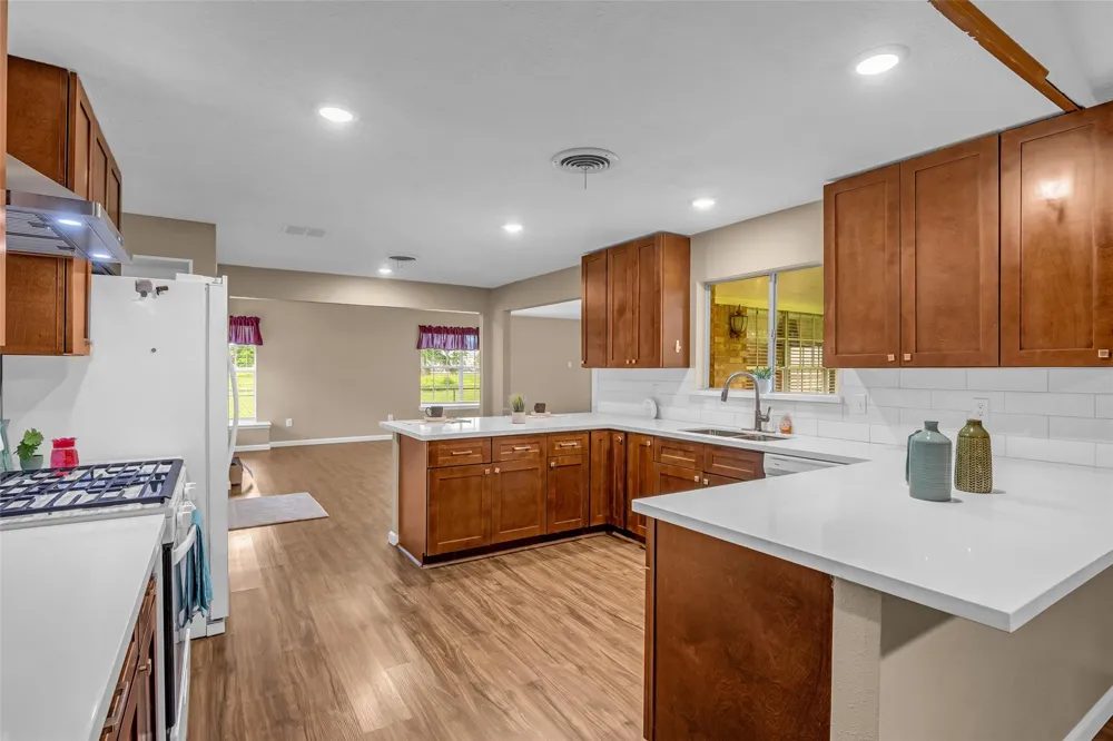 205 8th Street Highlands, TX 77562
