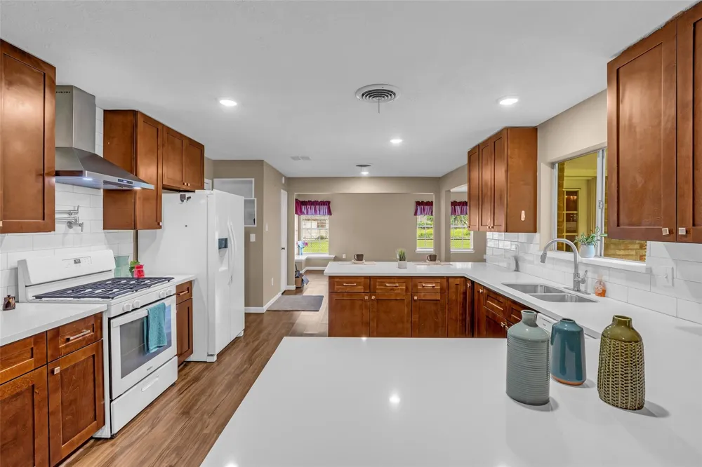 205 8th Street Highlands, TX 77562