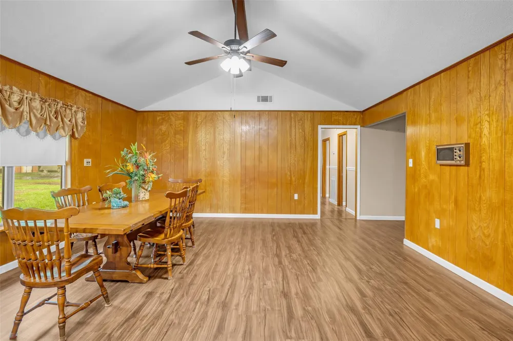 205 8th Street Highlands, TX 77562