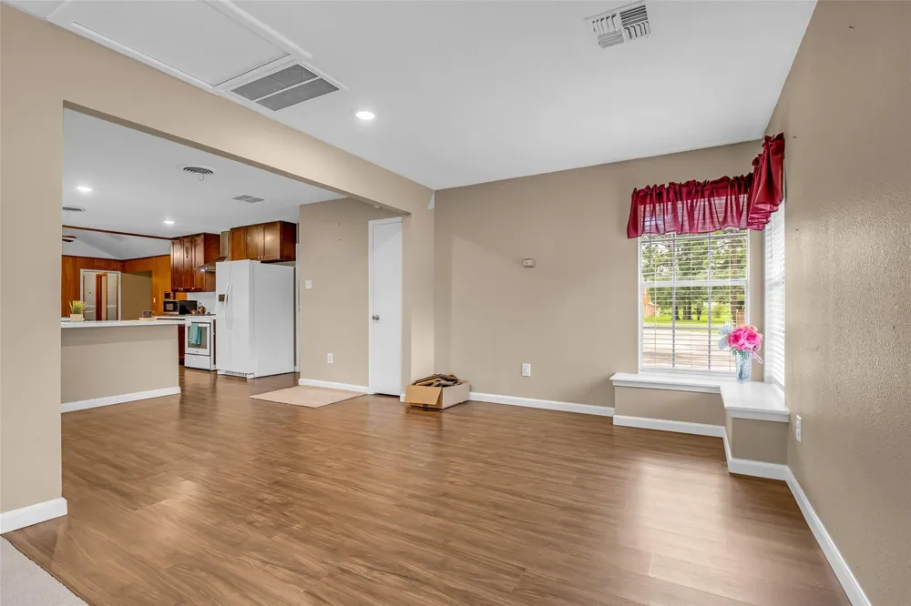 205 8th Street Highlands, TX 77562
