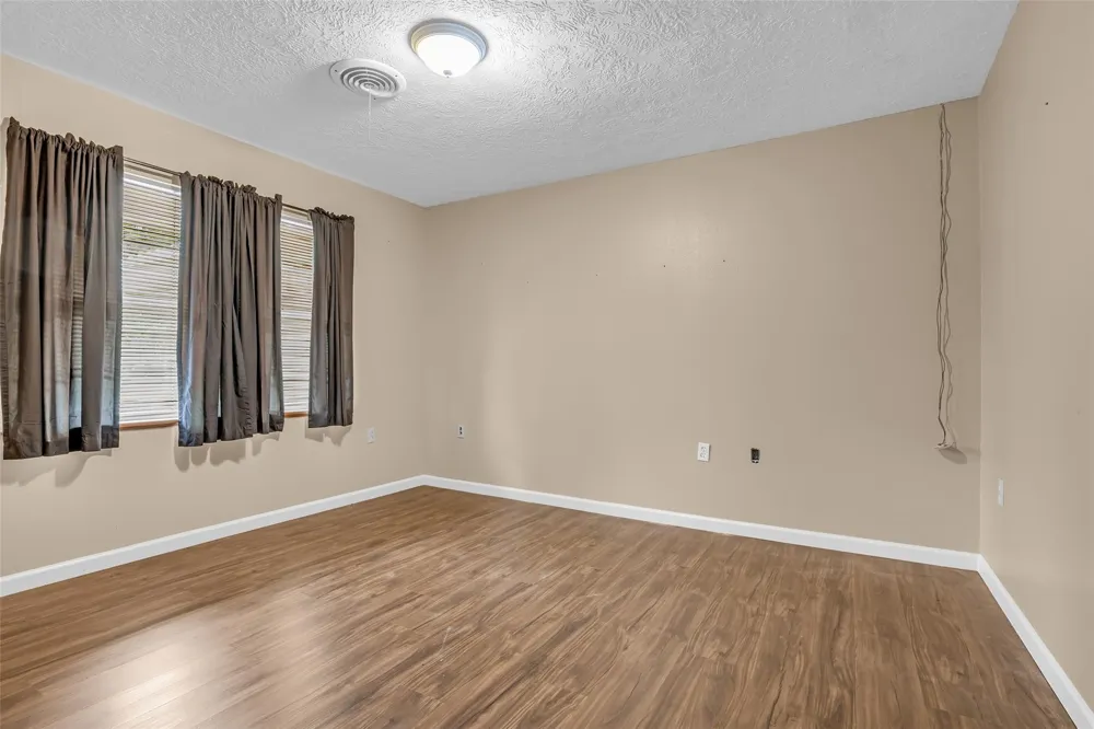 205 8th Street Highlands, TX 77562