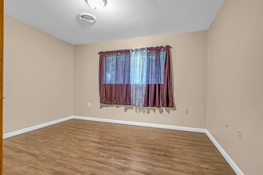 205 8th Street Highlands, TX 77562