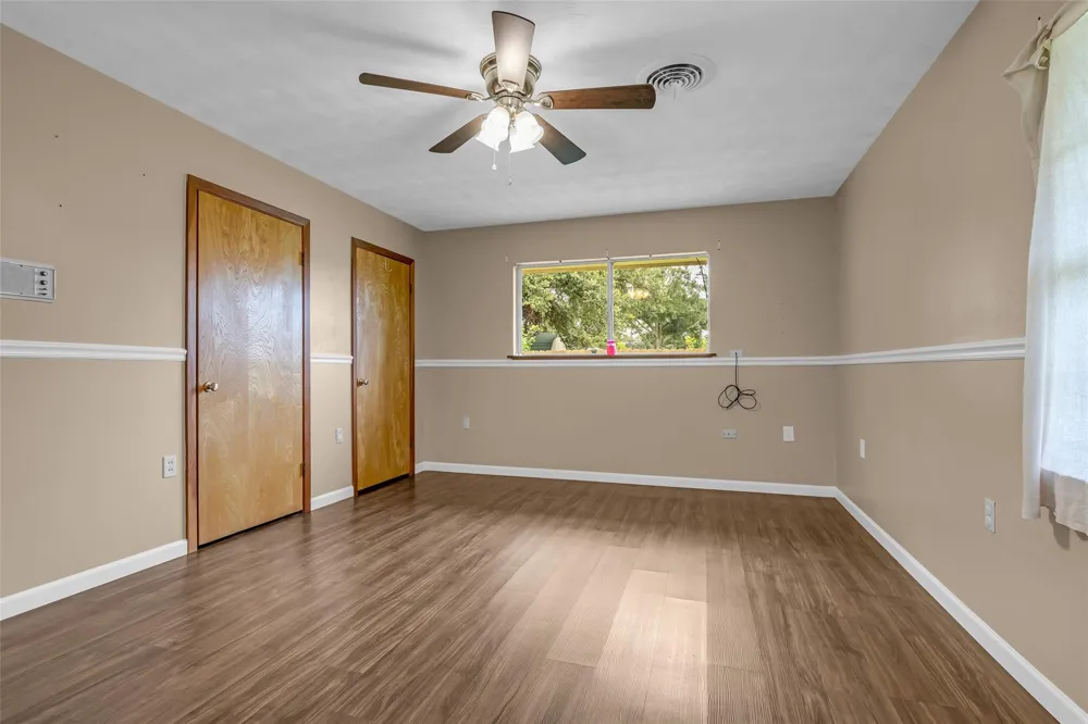 205 8th Street Highlands, TX 77562