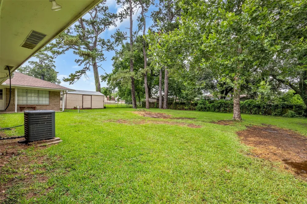 205 8th Street Highlands, TX 77562