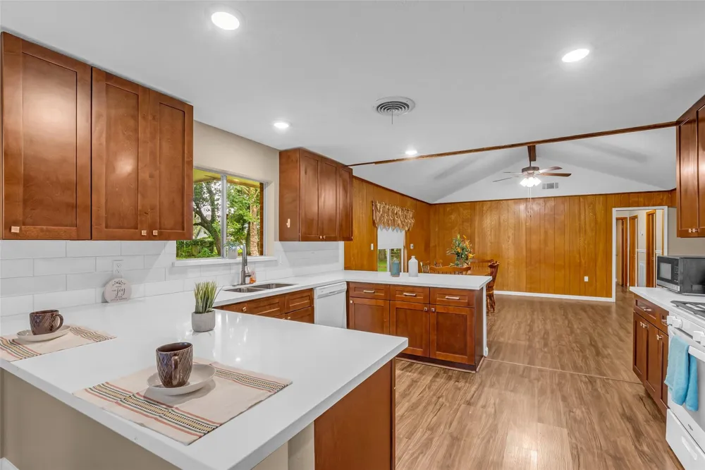 205 8th Street Highlands, TX 77562