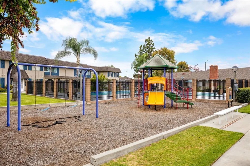 4469 Larwin Ave Cypress, CA 90630