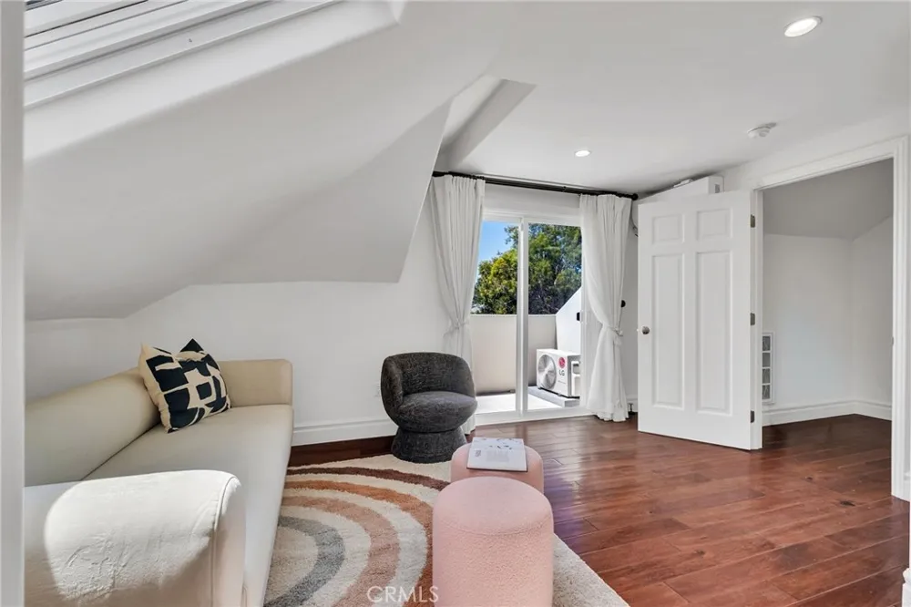 4619 Daleridge Road La Canada Flintridge, CA 91011