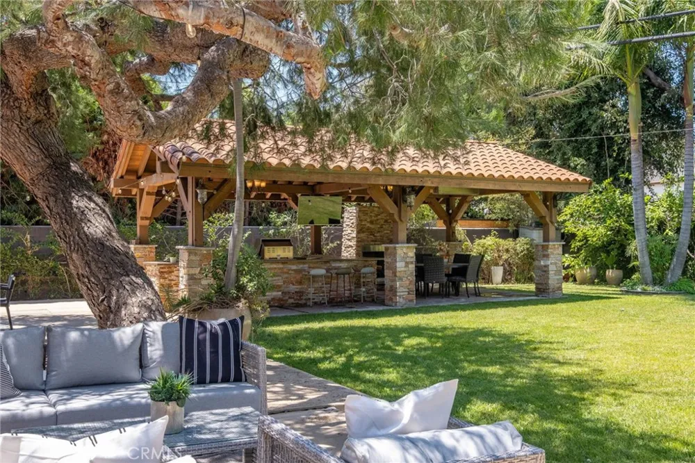 4619 Daleridge Road La Canada Flintridge, CA 91011