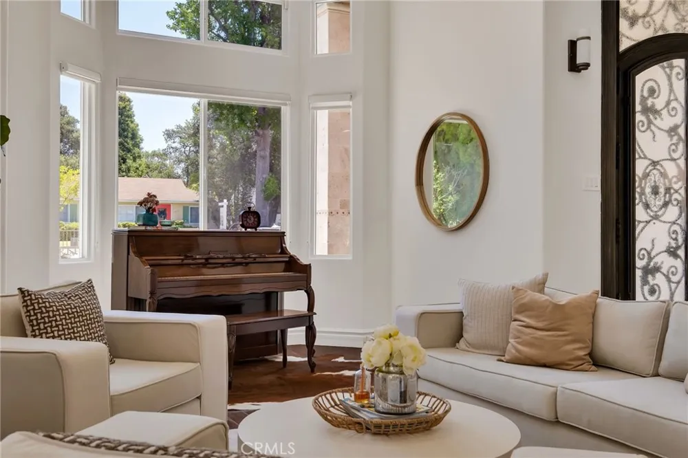 4619 Daleridge Road La Canada Flintridge, CA 91011