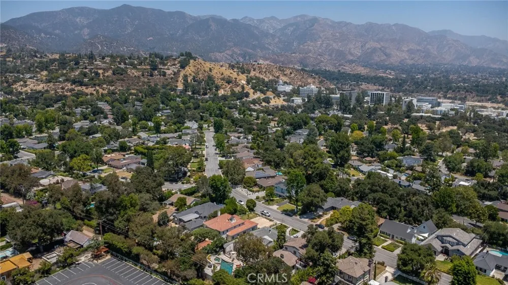 4619 Daleridge Road La Canada Flintridge, CA 91011