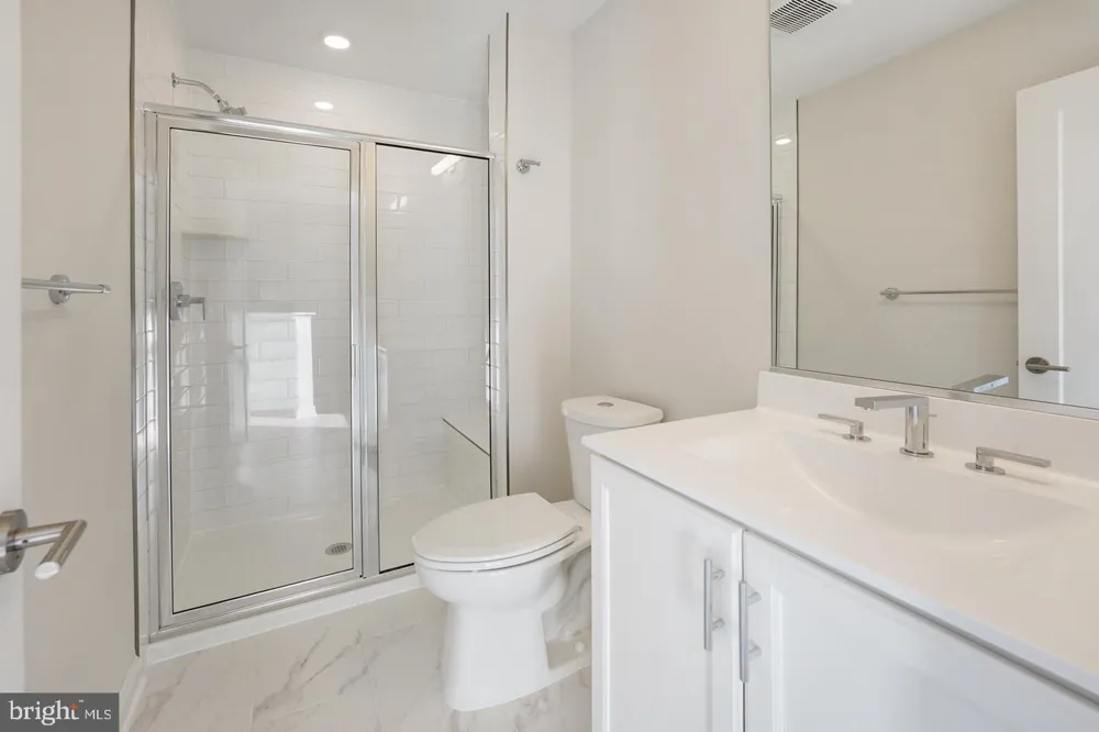 945 SYCAMORE DR SE Washington, DC 20032
