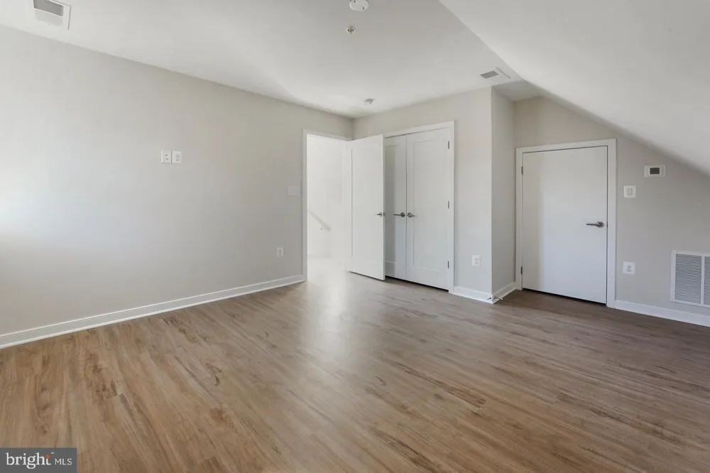 945 SYCAMORE DR SE Washington, DC 20032