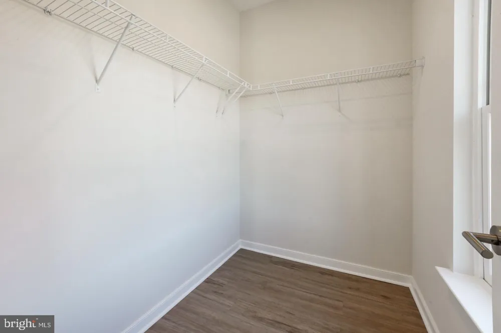 945 SYCAMORE DR SE Washington, DC 20032