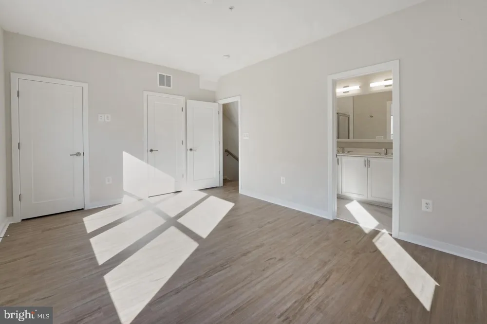 945 SYCAMORE DR SE Washington, DC 20032