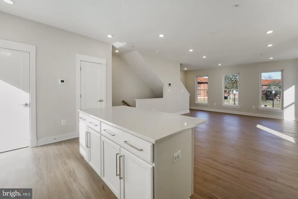 945 SYCAMORE DR SE Washington, DC 20032