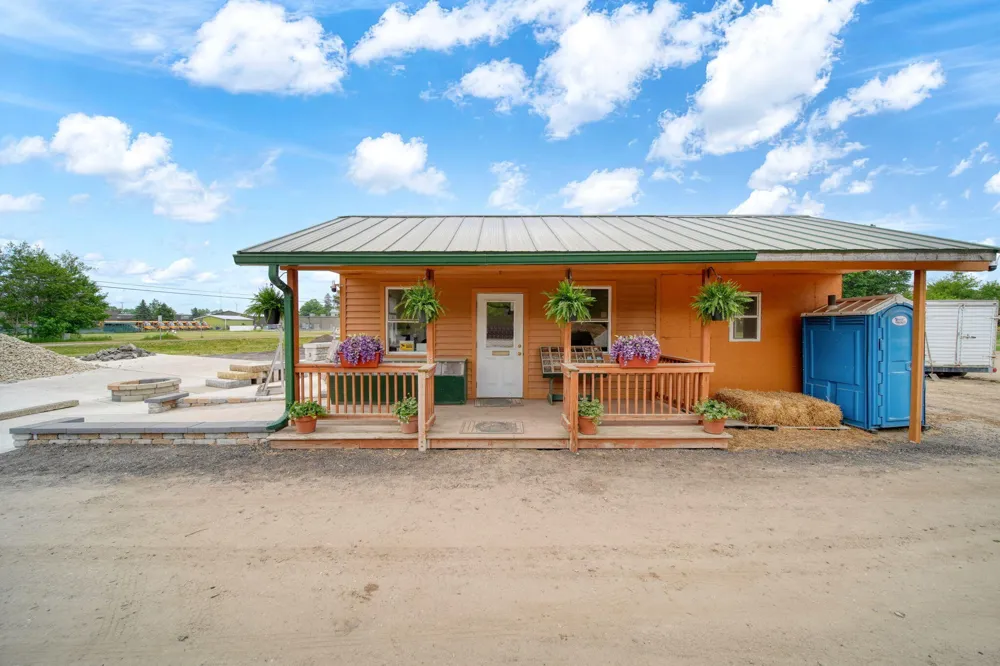 215 Brooklyn Road Jackson, MI 49201