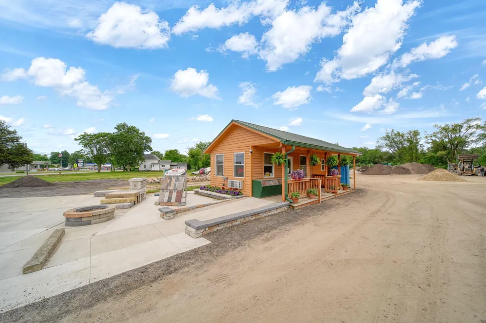 215 Brooklyn Road Jackson, MI 49201