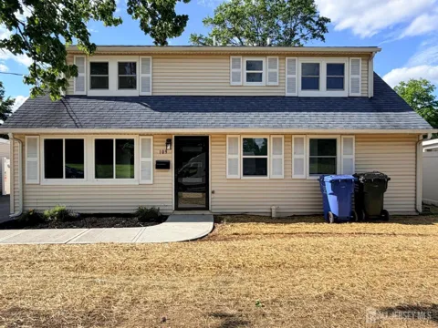 109 W Arthur Place