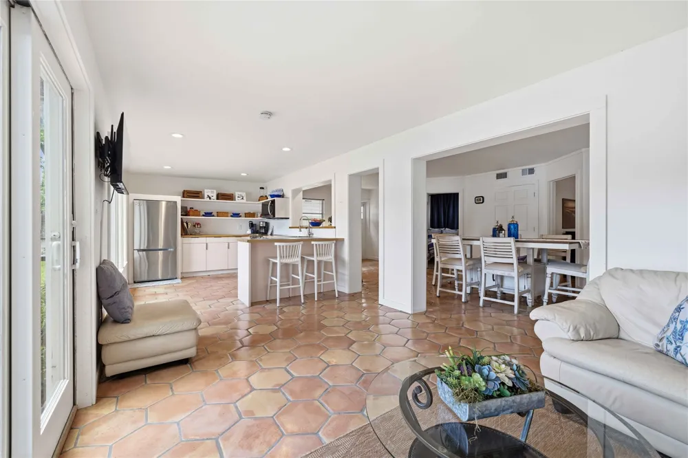 1308 Lakeside Drive Burnet, TX 78611