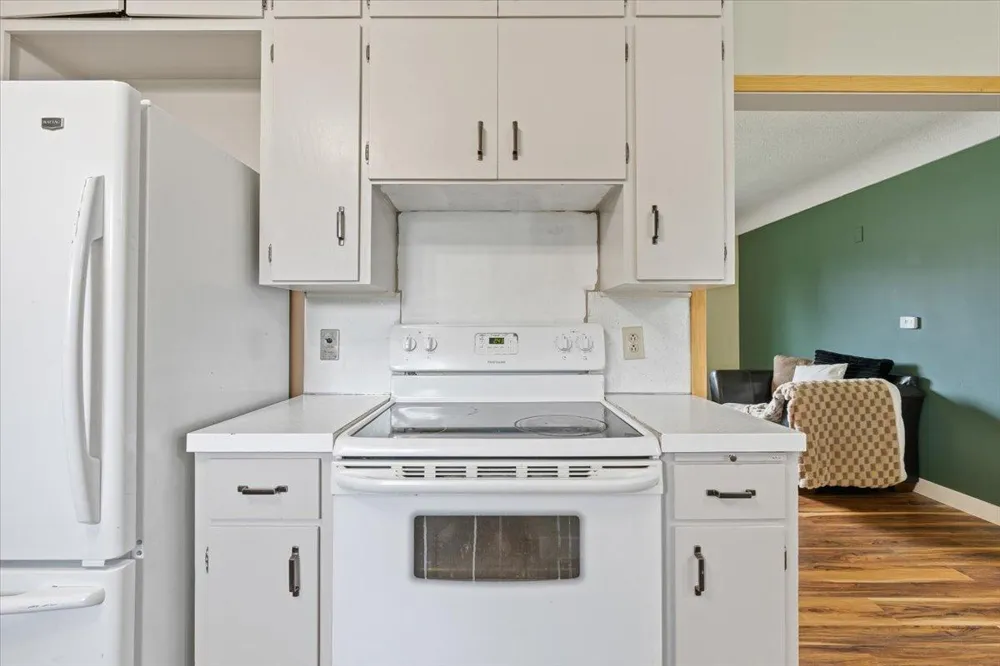 1009 W Center Street Lake City, MN 55041