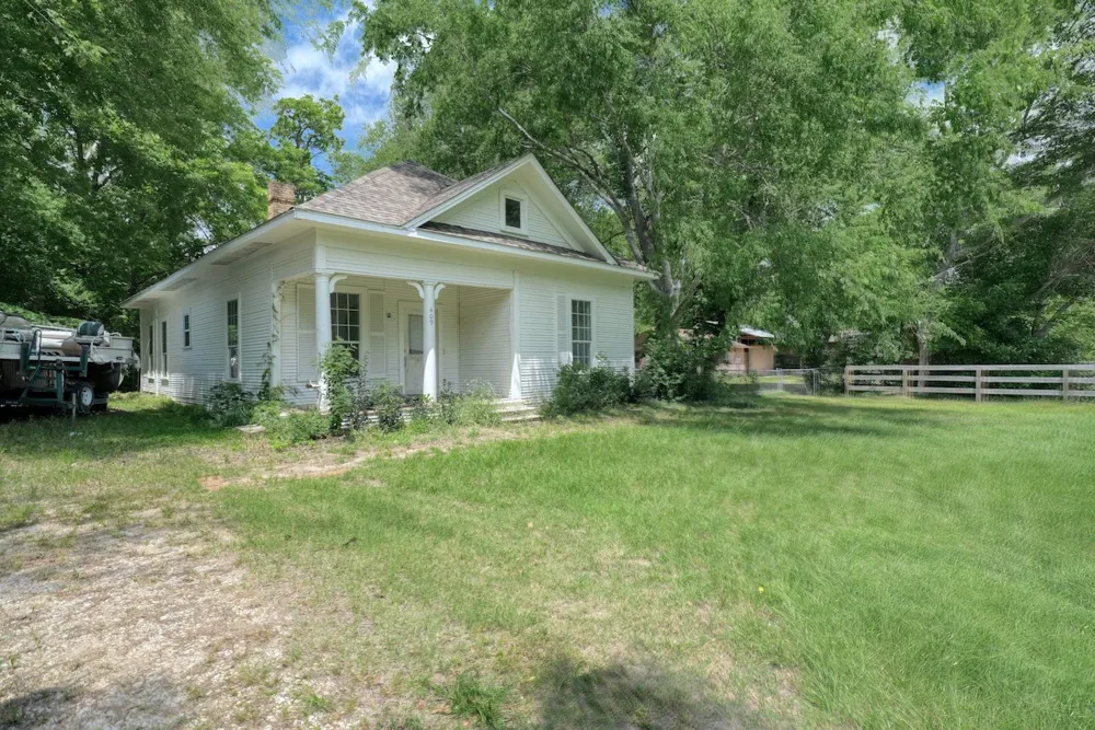 409 S Boyd Street Lindale, TX 75771