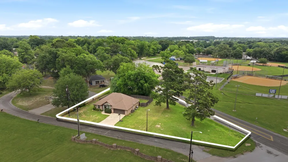 605 Penny Lane Lindale, TX 75771