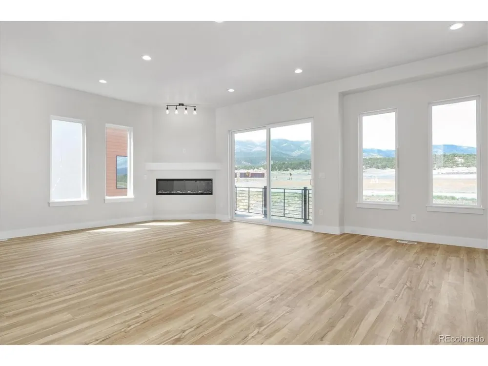 6450 Cleora Road #G Salida, CO 81201