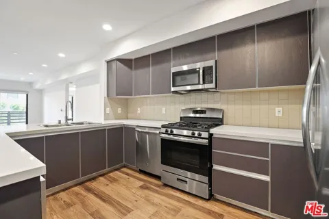 807 Hudson #308