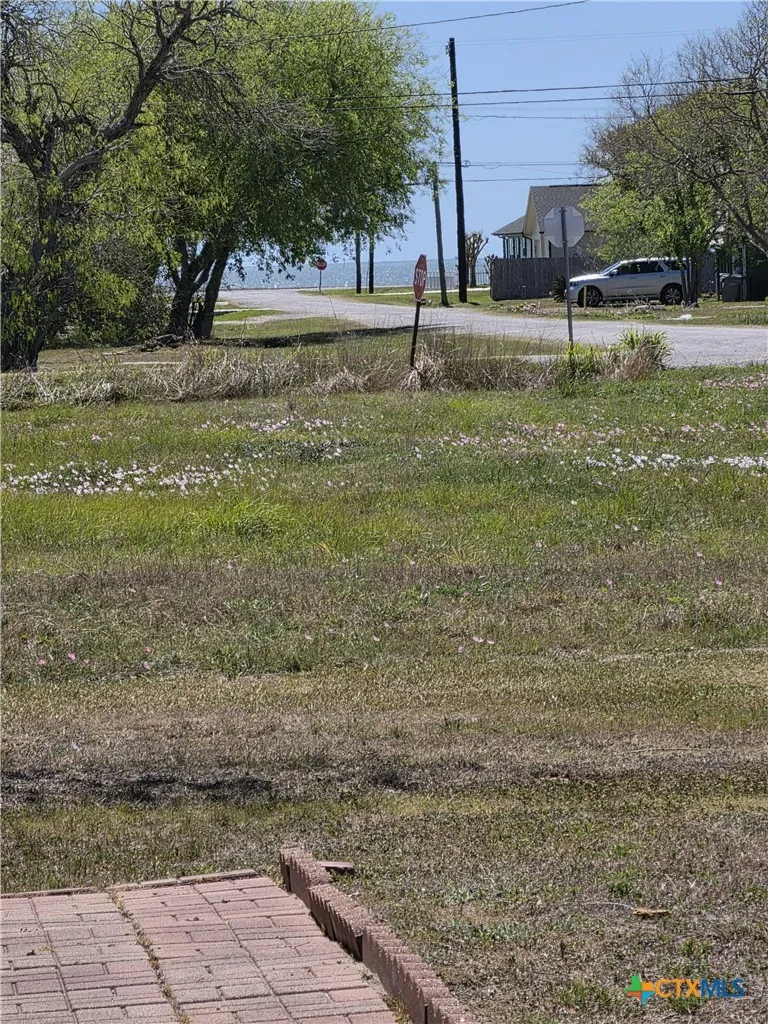 501 S 13th Street Seadrift, TX 77983
