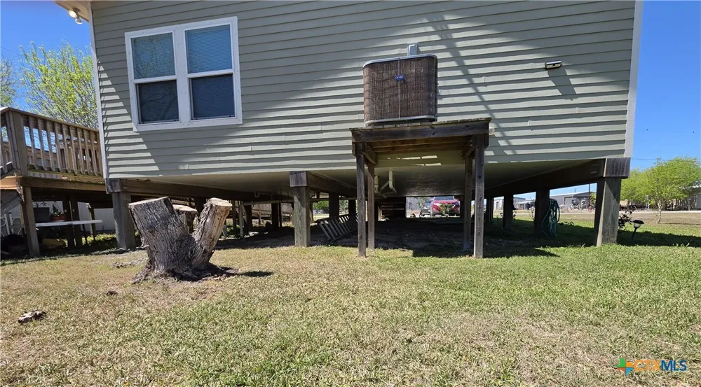 501 S 13th Street Seadrift, TX 77983