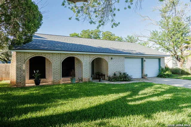 1107 E SAN ANTONIO ST Pearsall, TX 78061